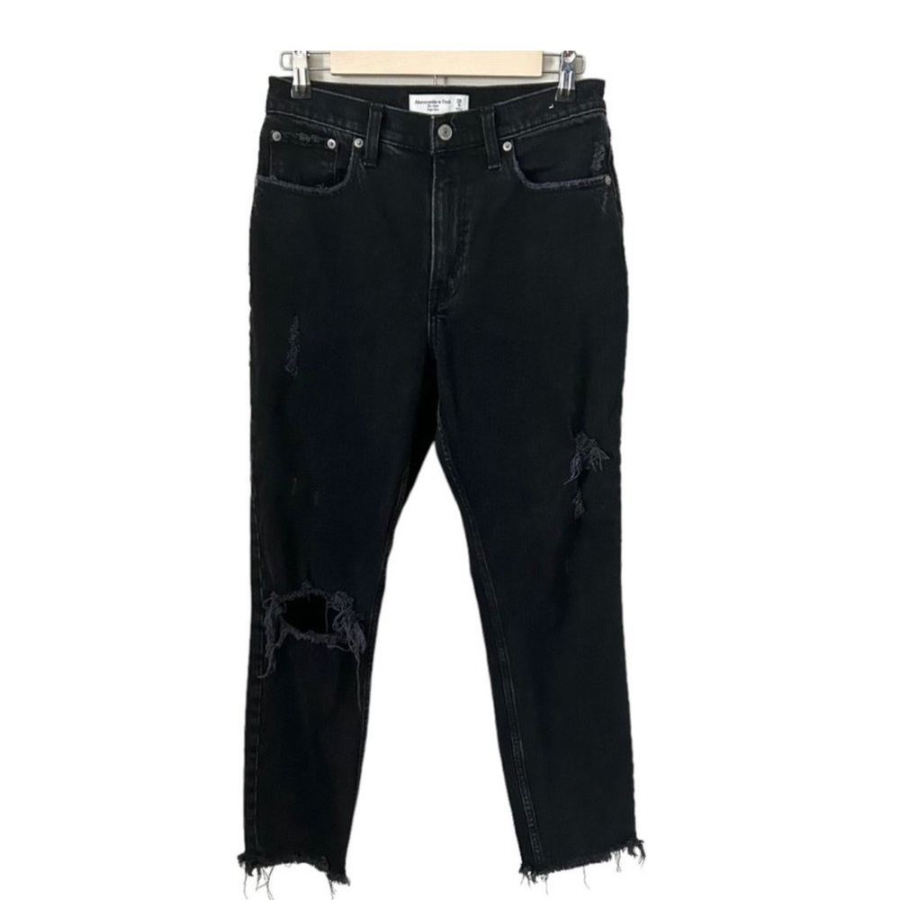 Abercrombie & Fitch The High Rise Mom Distressed Jeans